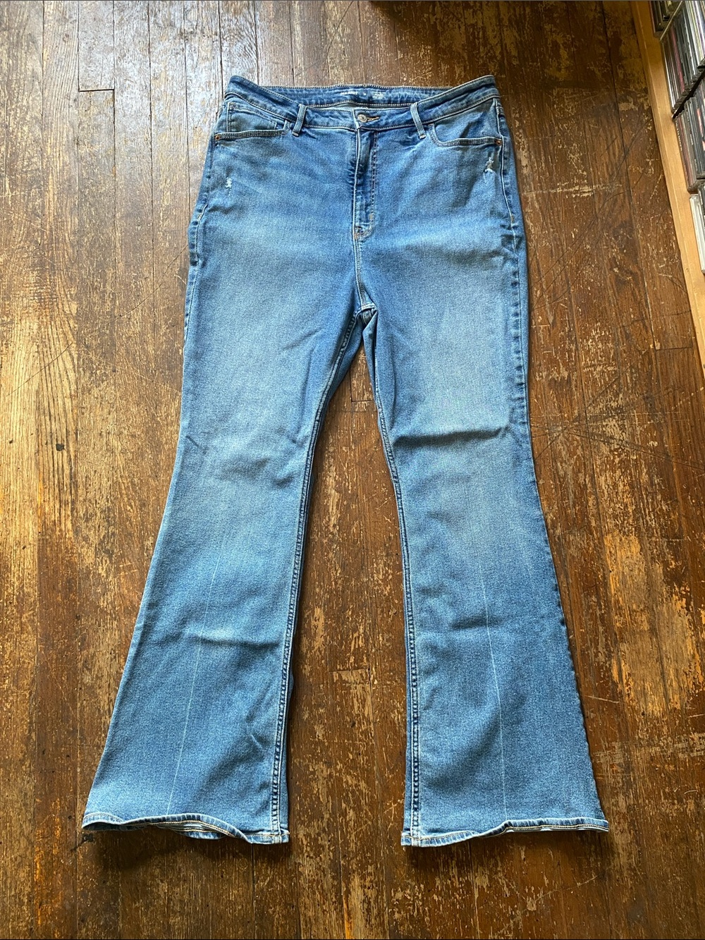Old Navy High-Rise Blue Flare Jeans Women’s Size 16